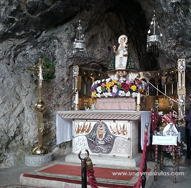 Santuario de Covadonga La Cueva Santa