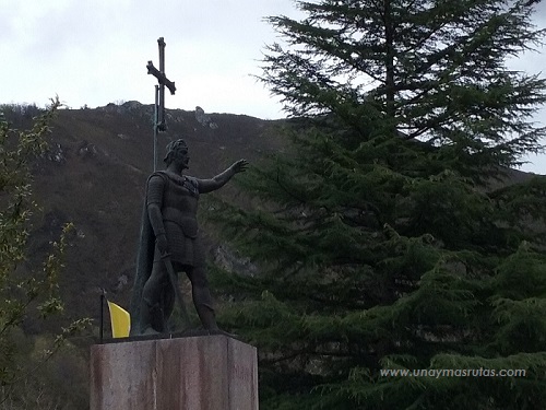 Monumento a Pelayo Santuario de Covadonga