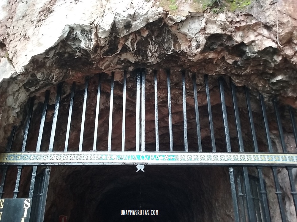 Cómo es la Santa Cueva de Covadonga