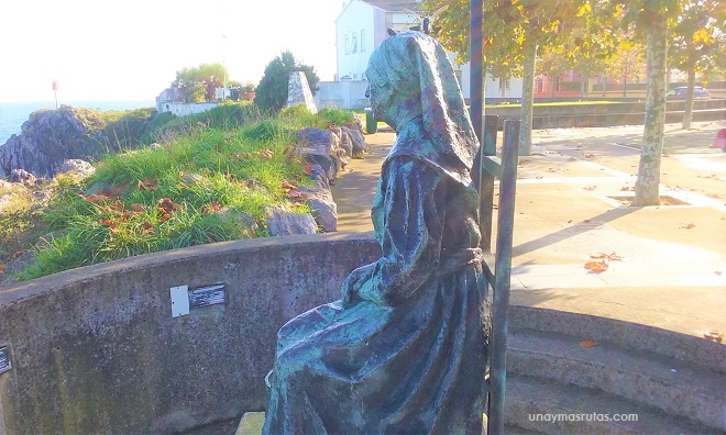 Monumento a la mujer del pescador Llanes