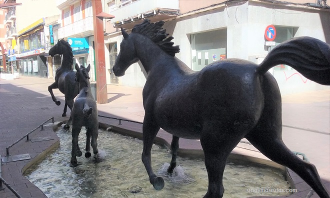 Torrejón de Ardoz calle Enmedio caballos 4