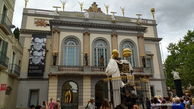 Figueres unaymasrutas Museo de Dalí