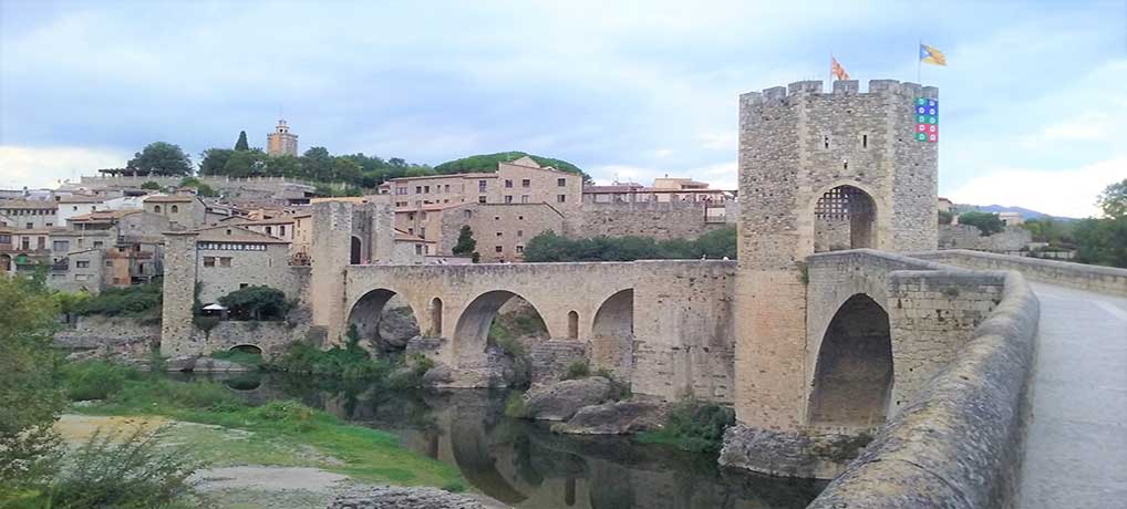 Besalu Girona unaymasrutas