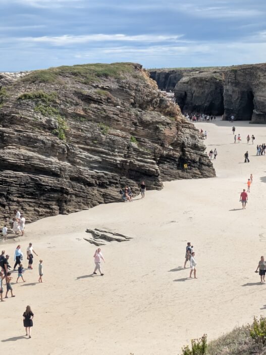 Playa Las Catedrales una de las mejores playas de España